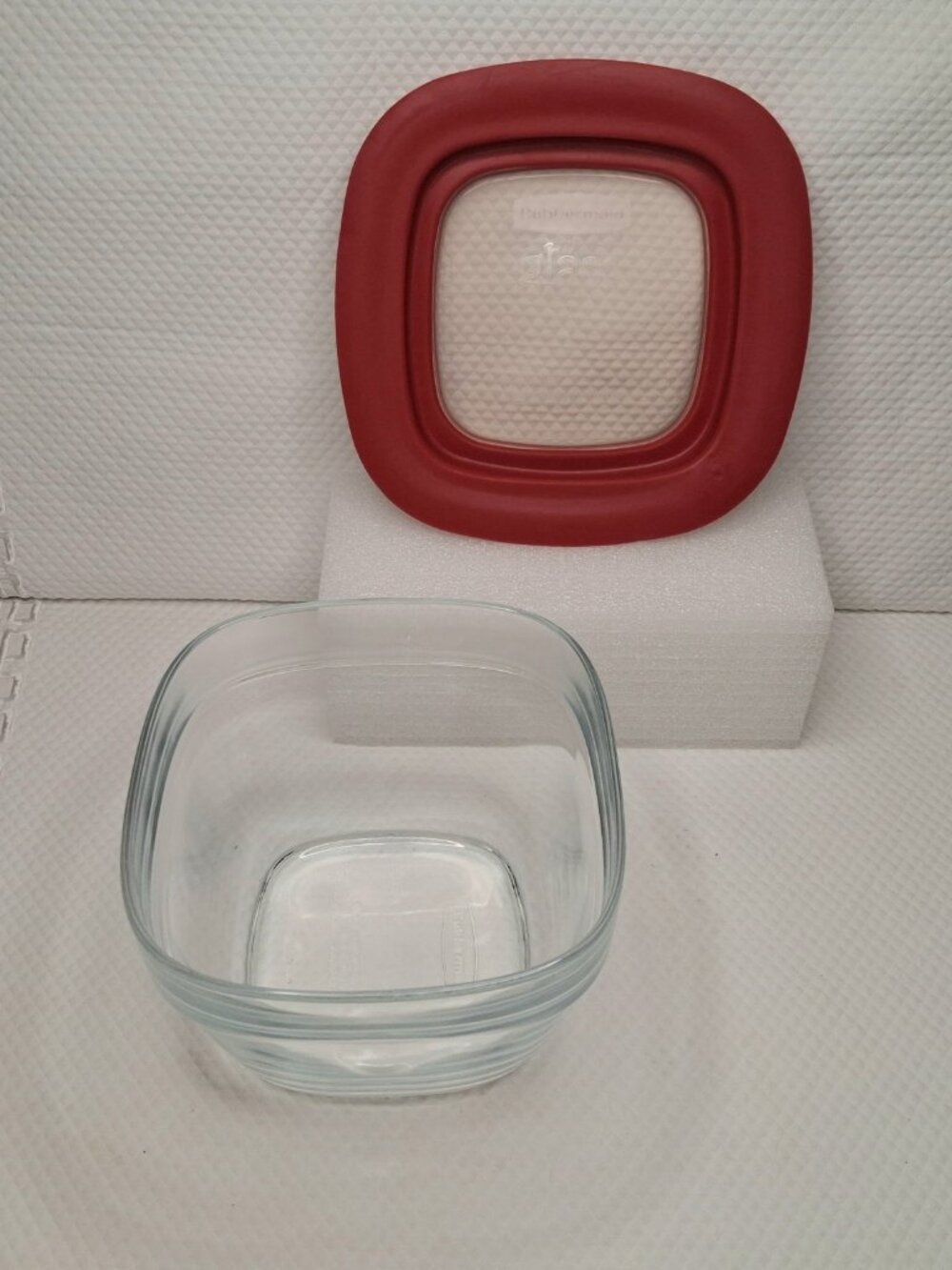 Rubbermaid Glass Storage Container 7N64 5.5 Cups with Lid